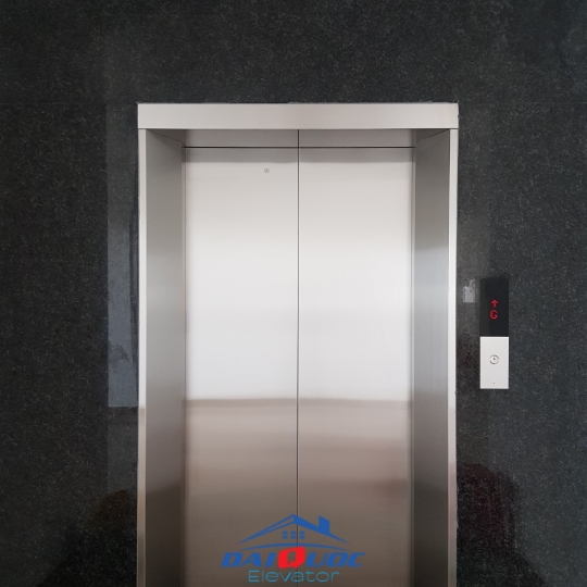 THANG TẢI KHÁCH INOX