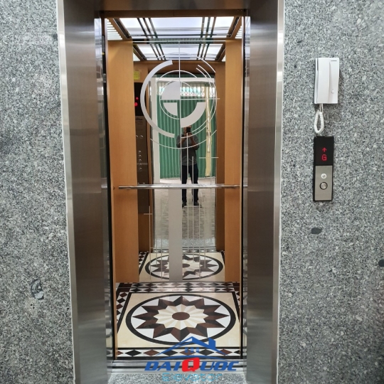 THANG MÁY TẢI KHÁCH LAMINATE