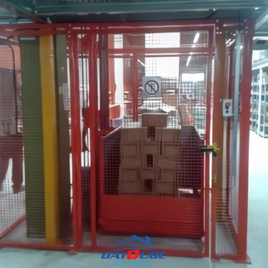 THANG MÁY TẢI RÁC CÔNG TY
